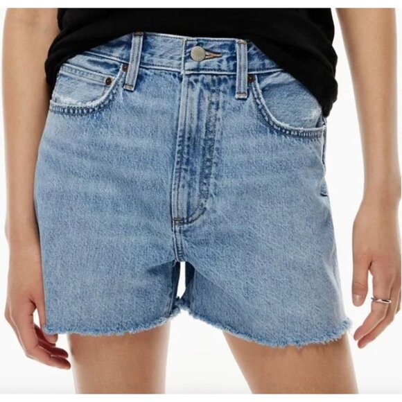 Aritzia NWT Denim Forum The Boyfriend Loose Short Raw Hem Size 26 - Picture 1 of 6